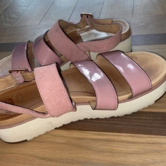 UGG Braelynn Pink Dawn Sandals - Picture 3 of 7